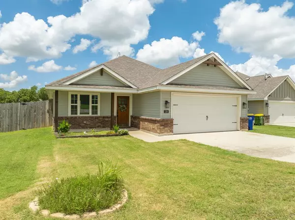 Hillsboro, TX 76645,136 Johnson Lane