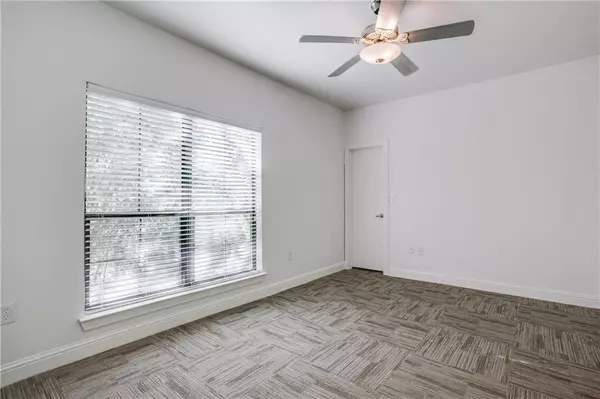 Dallas, TX 75214,6159 Oram Street #204