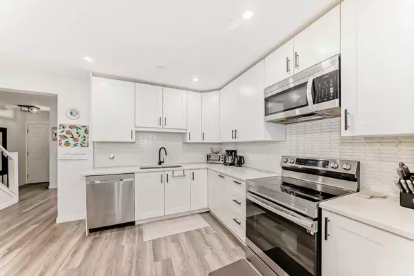 Calgary, AB T2A 3N2,6223 Penedo WAY SE