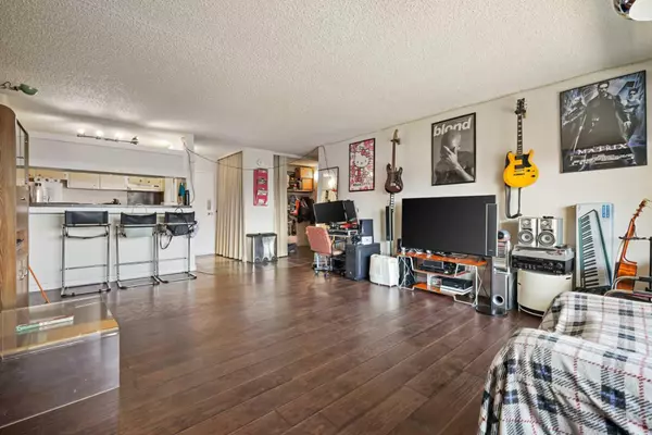 Calgary, AB T2G 0G4,221 6 AVE SE #2501