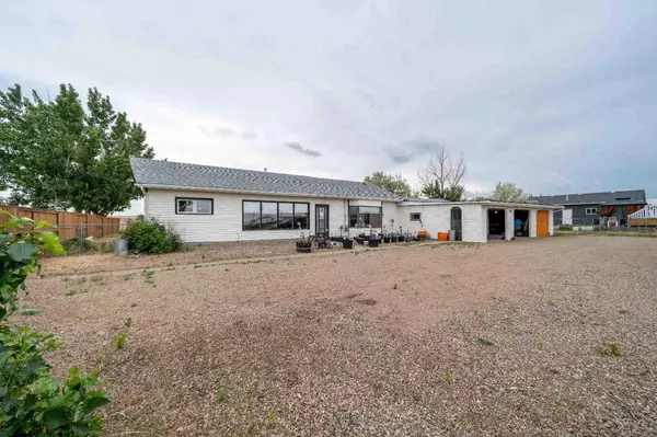 614 3 AVE, Dunmore, AB T1B 0J9