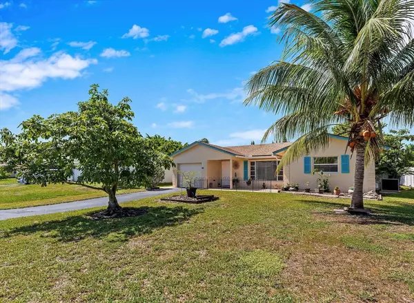 9603 NW 80th St, Tamarac, FL 33321