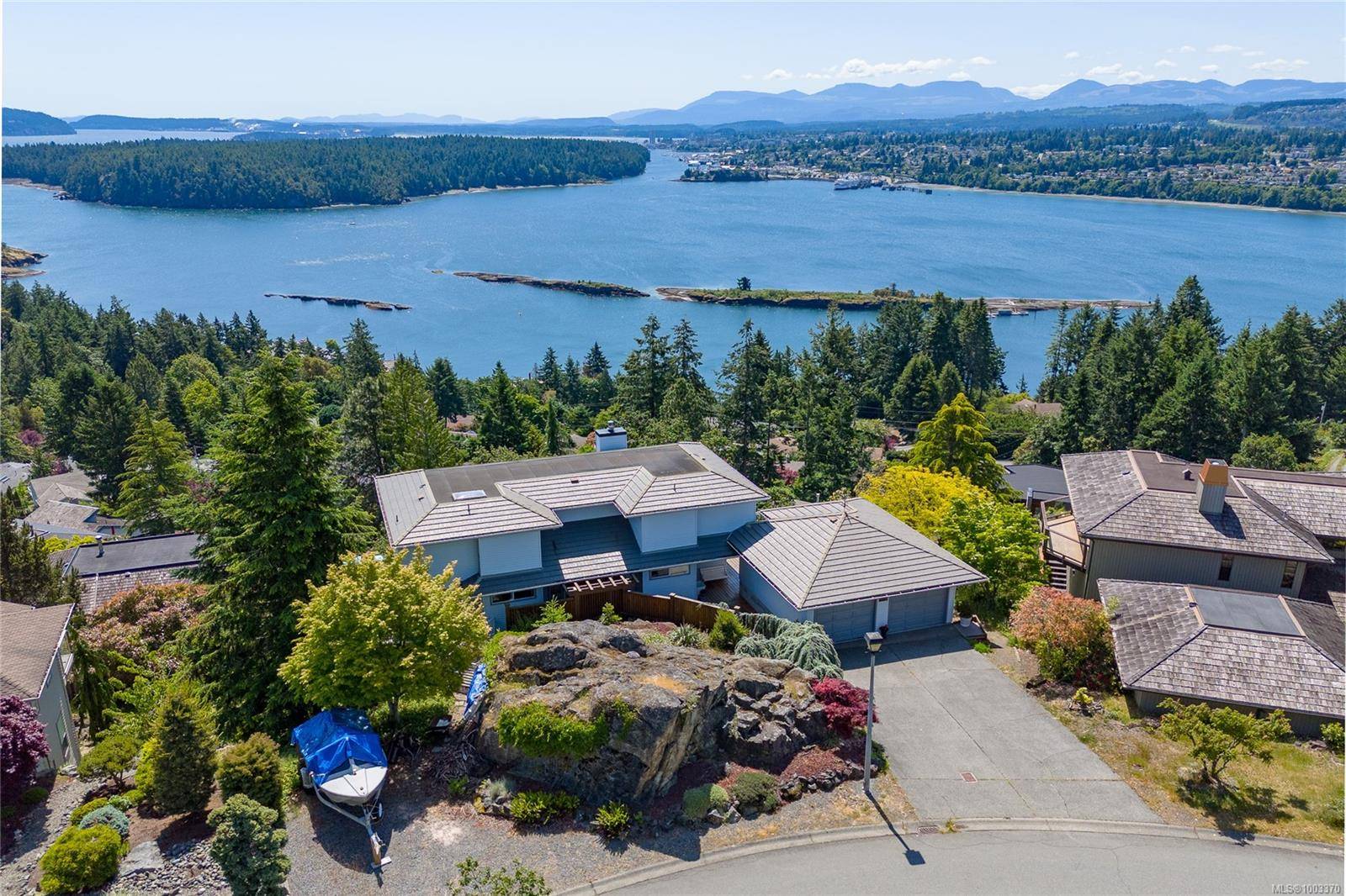 180 Canterbury Cres, Nanaimo, BC V9T 4S4