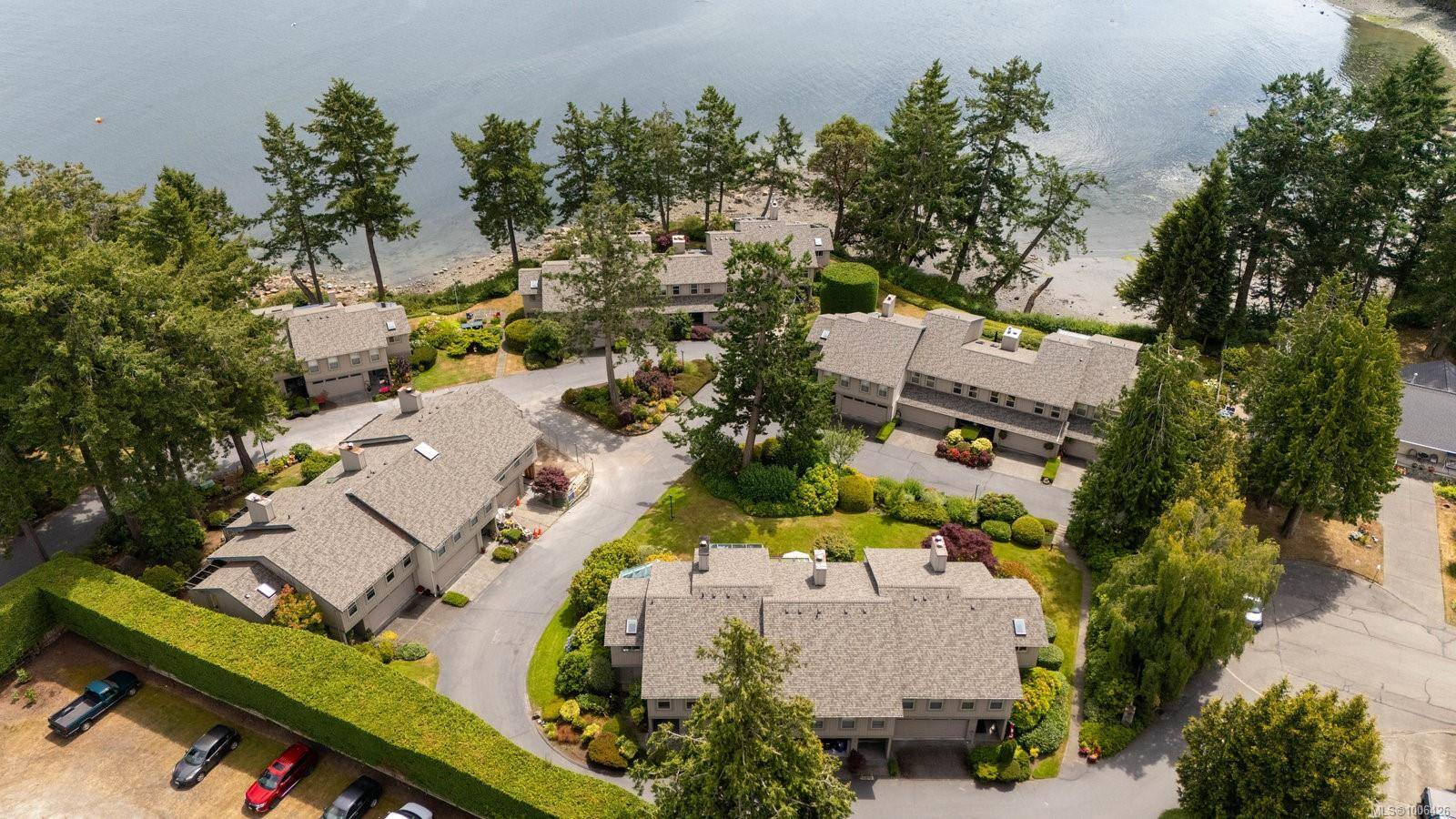 2654 Lancelot Pl #3, Central Saanich, BC V8M 1V3