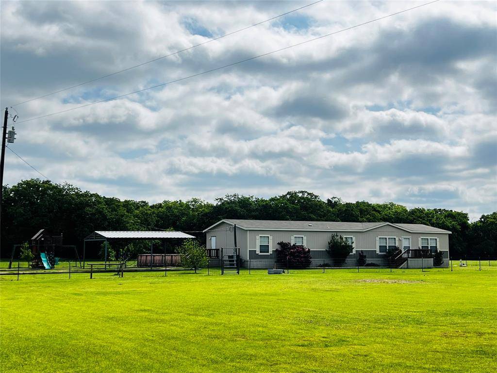 2740 NW CR 4190, Frost, TX 76641