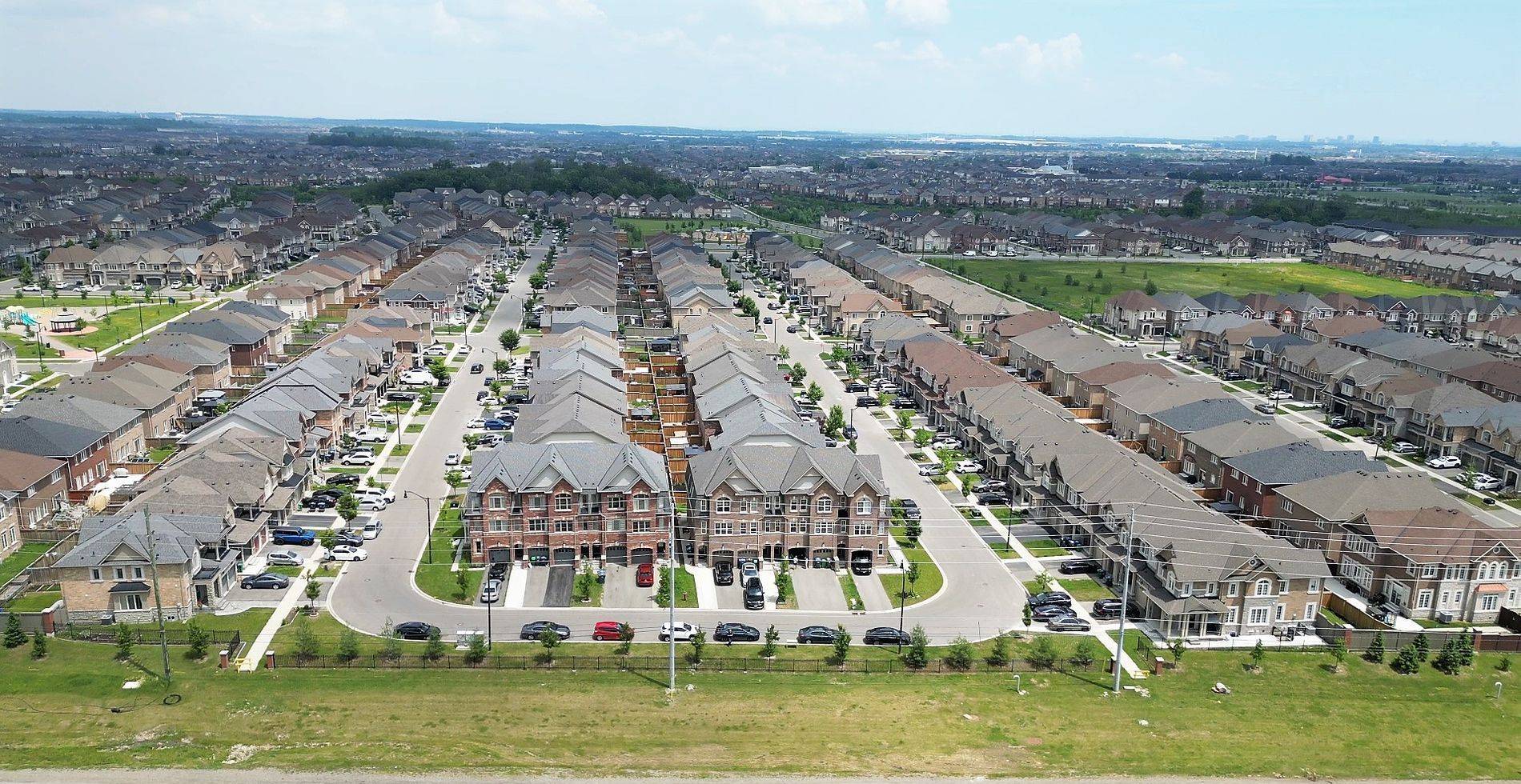 Brampton, ON L7A 4M1,27 Pennycross CRES #3