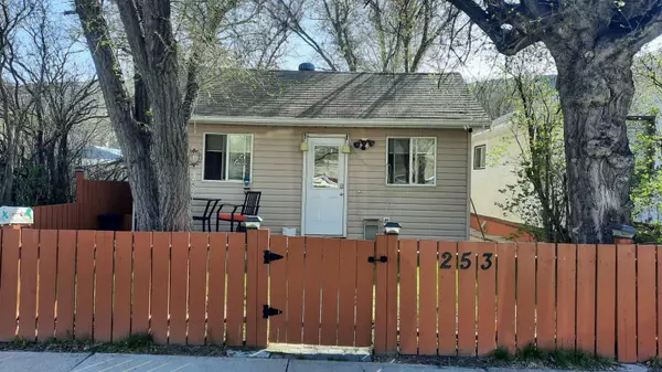 253 2 AVE, Drumheller, AB T0J1B0