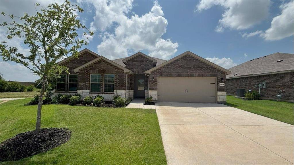 1913 HERITAGE Court, Cleburne, TX 76033