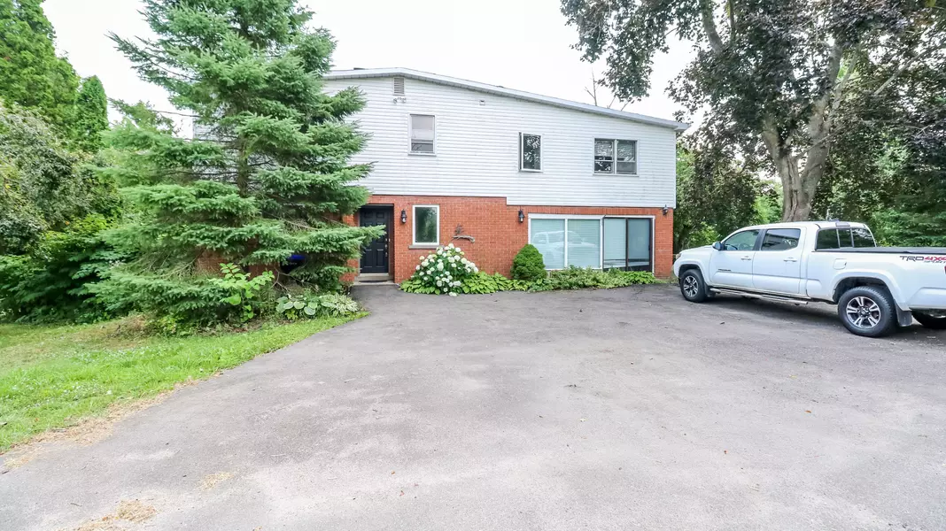 953 Ridge RD W, Oro-medonte, ON L0L 2E0
