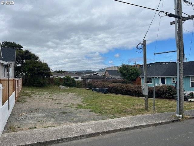 3rd Ave #8, Seaside, OR 97138