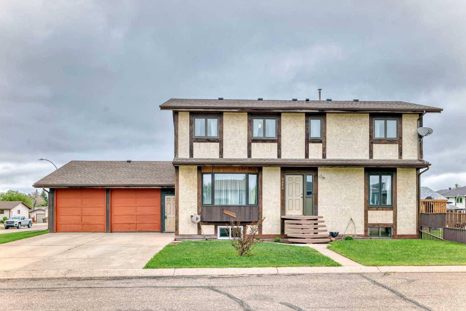 3859 51 Ave Close, Ponoka, AB T4J 1C7