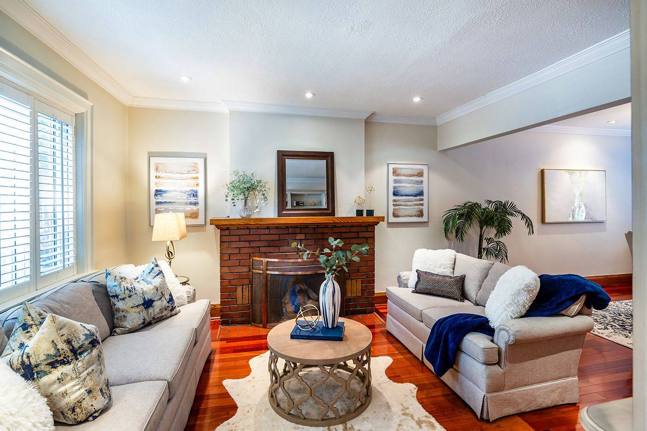 Toronto C04, ON M5M 1C9,46 Glengarry AVE