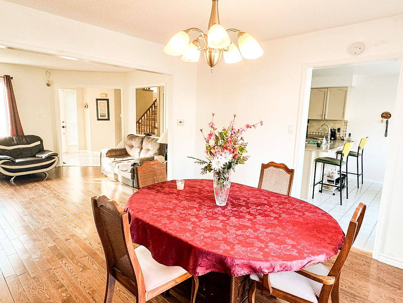 Pickering, ON L1X 2N5,1462 Major Oaks RD