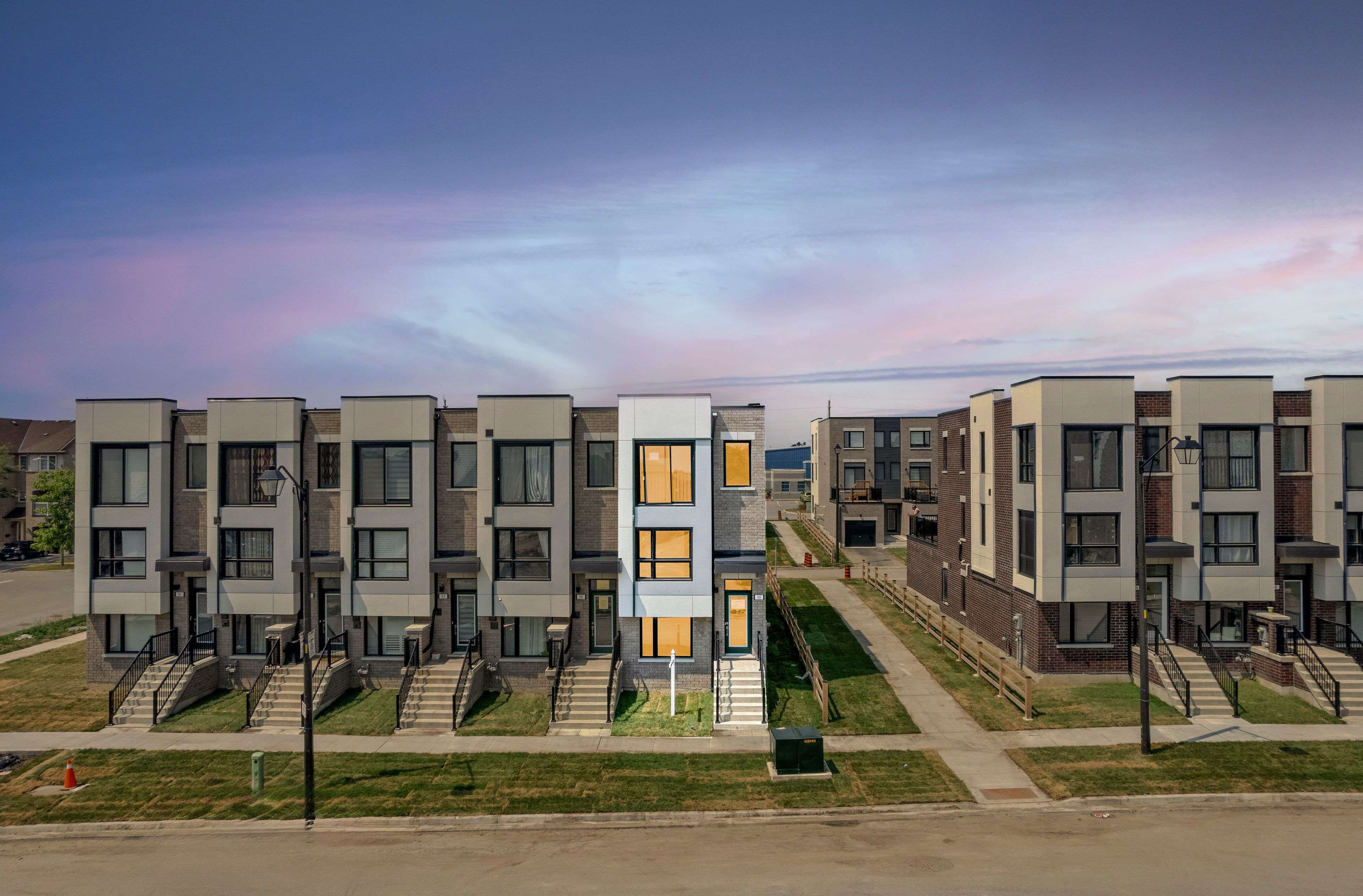 48 Bateson ST, Ajax, ON L1S 7M3
