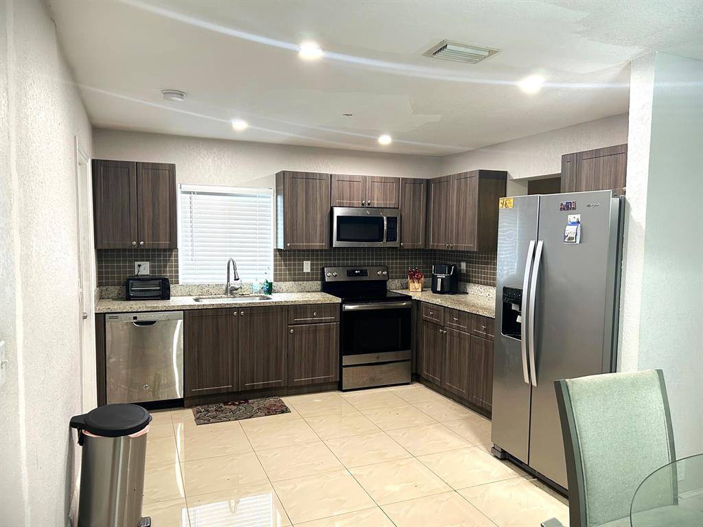North Lauderdale, FL 33068,6803 Oakmont