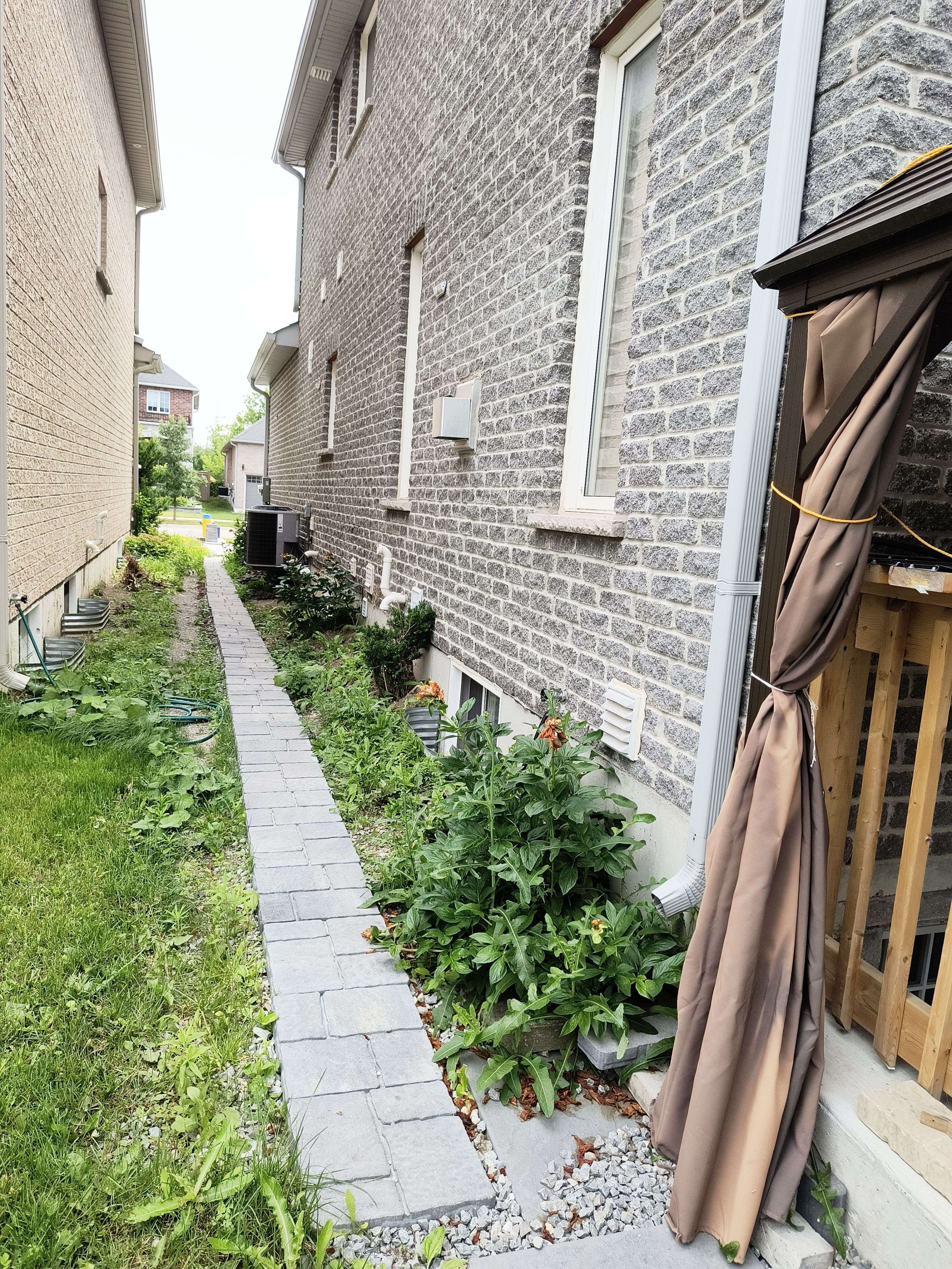 Georgina, ON L4P 0G5,14 Tim Jacobs DR #Bsmt