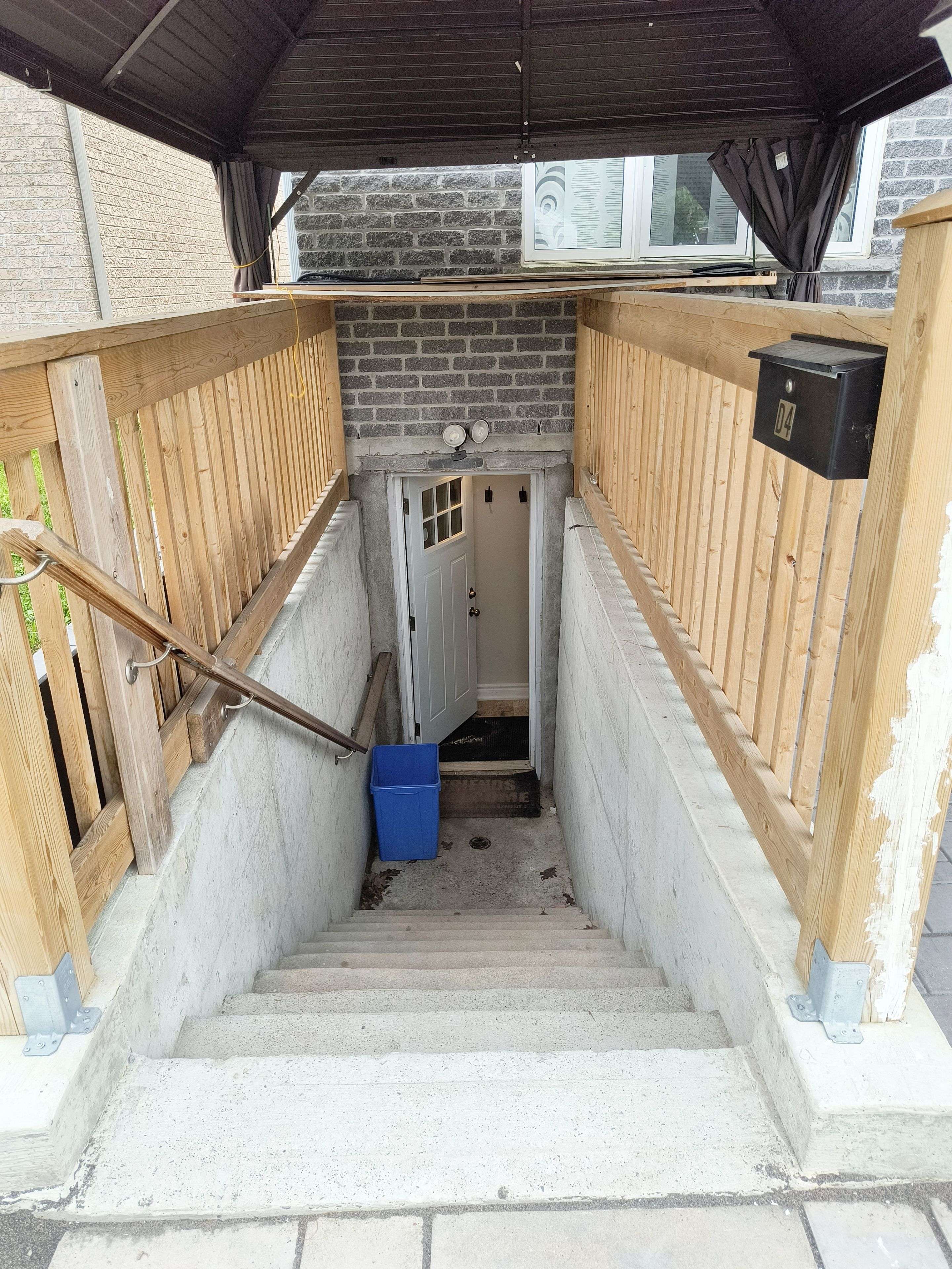 Georgina, ON L4P 0G5,14 Tim Jacobs DR #Bsmt