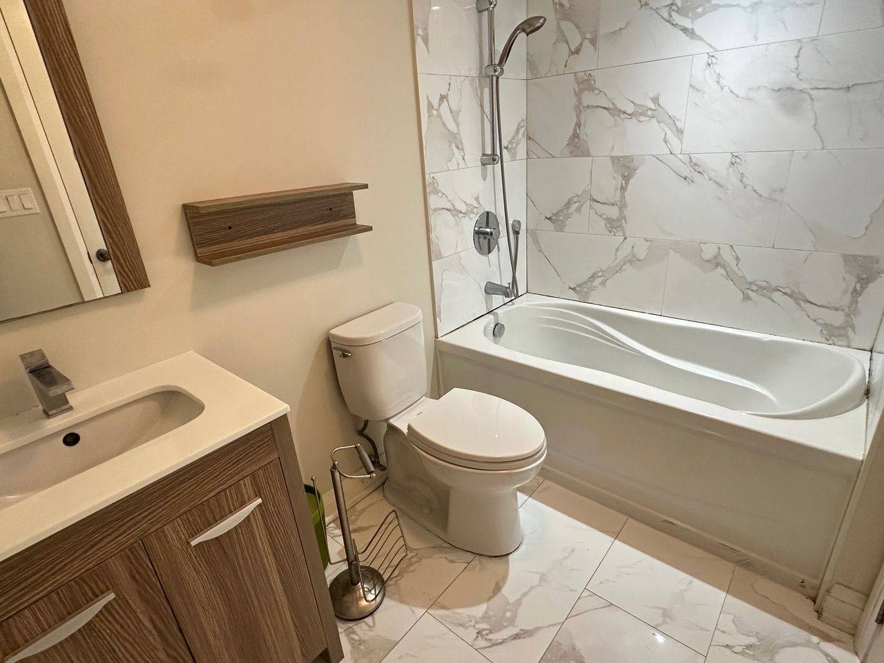 Richmond Hill, ON L4C 1L2,163 Elmwood AVE #BSMT