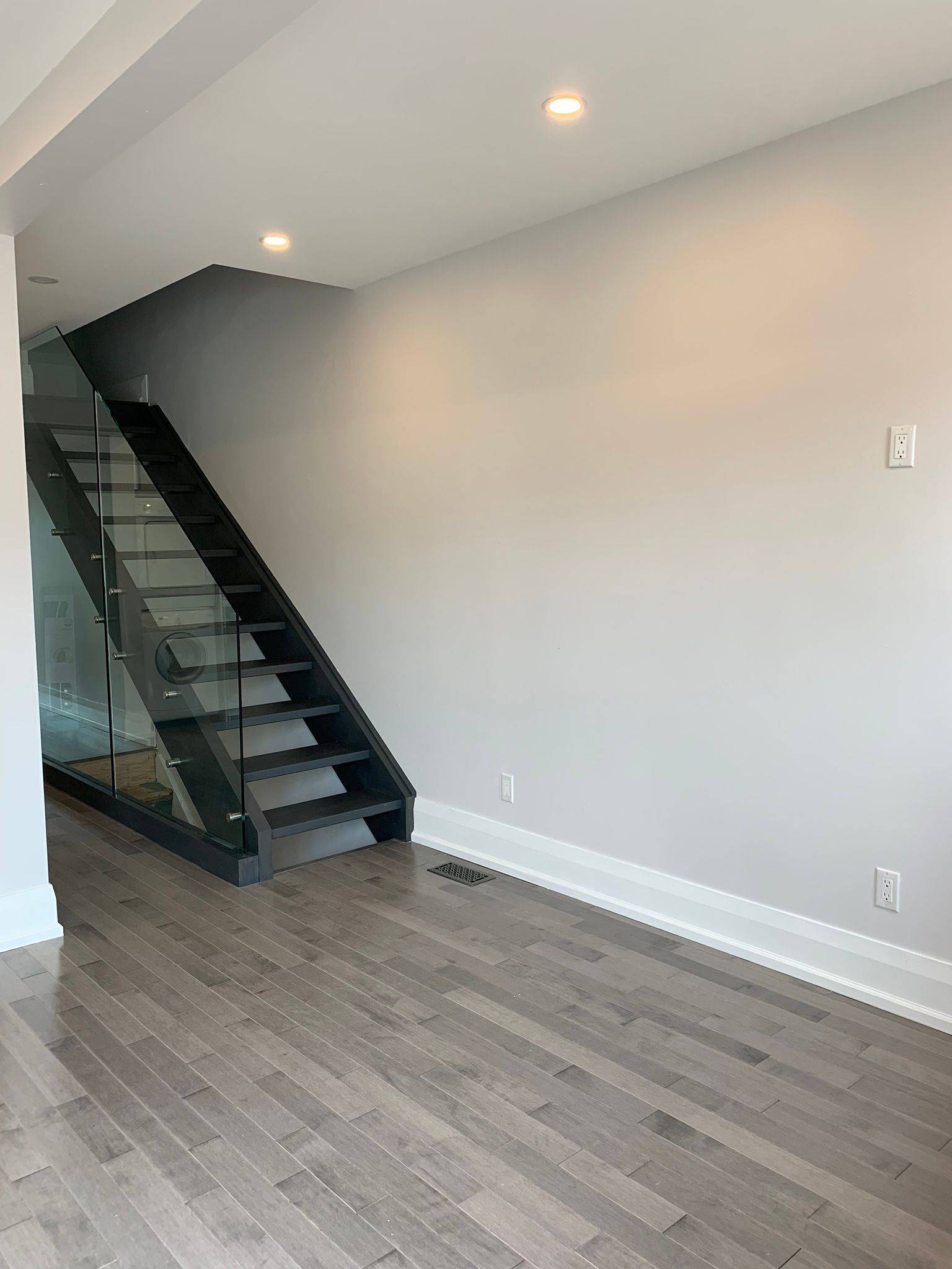 Toronto W02, ON M6H 4A5,53 Ward ST #Upper