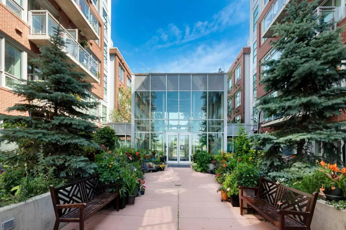 Calgary, AB T2G1B7,63 Inglewood PARK SE #222