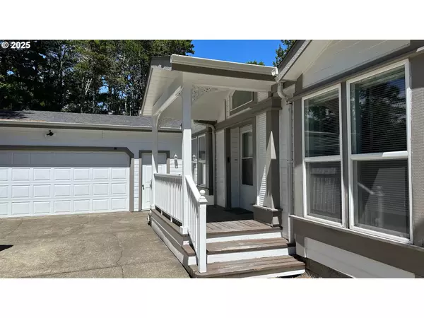 Florence, OR 97439,428 SHERWOOD LOOP