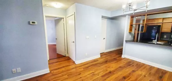 Toronto E07, ON M1S 0L1,135 Village Green SQ #2022