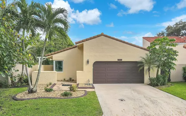 2925 Begonia Way, Cooper City, FL 33026