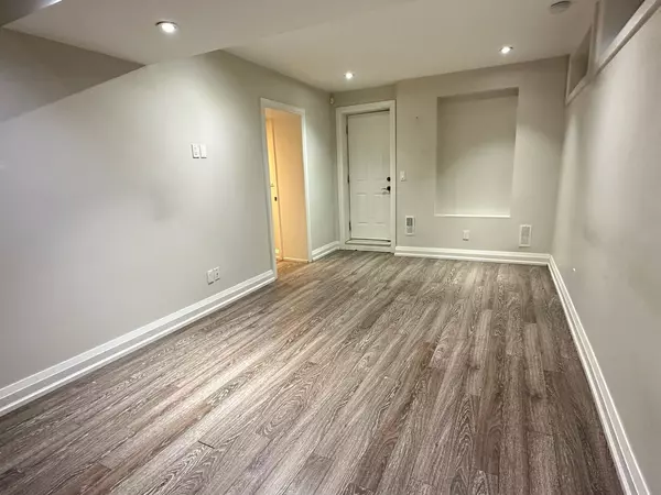 Richmond Hill, ON L4C 1L2,163 Elmwood AVE #BSMT