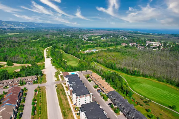 Collingwood, ON L9Y 1T3,17 Spooner CRES #201