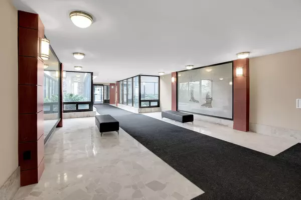 Toronto W04, ON M6B 1K1,360 Ridelle AVE #2101