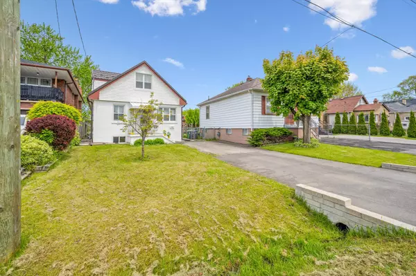 Mississauga, ON L5E 1X5,1059 Westmount AVE