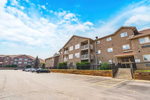 Burlington, ON L7M 3X5,3050 Pinemeadow DR #6