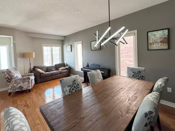 Burlington, ON L7L 7N3,2429 Whitehorn DR