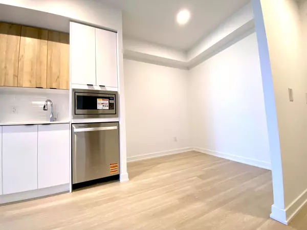 Mississauga, ON L4Z 3X7,5105 Hurontario ST #2003