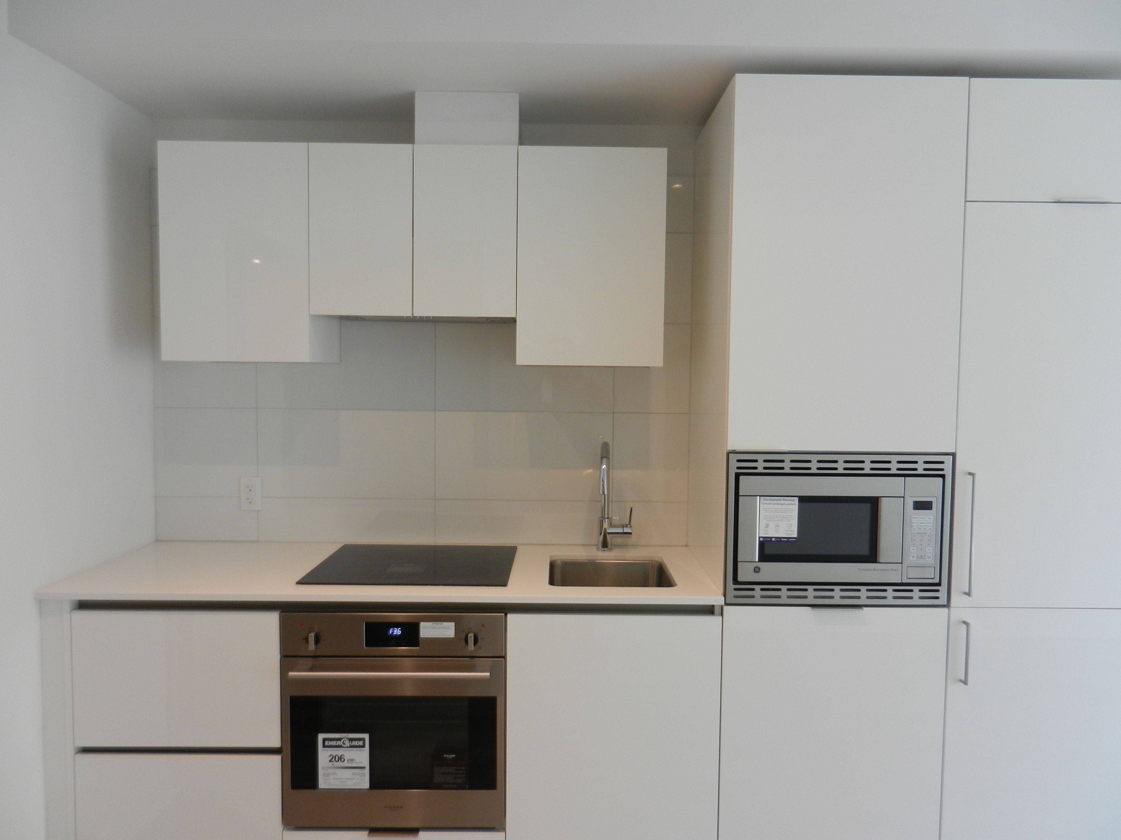 Toronto C01, ON M5T 0G7,230 Simcoe ST #1333