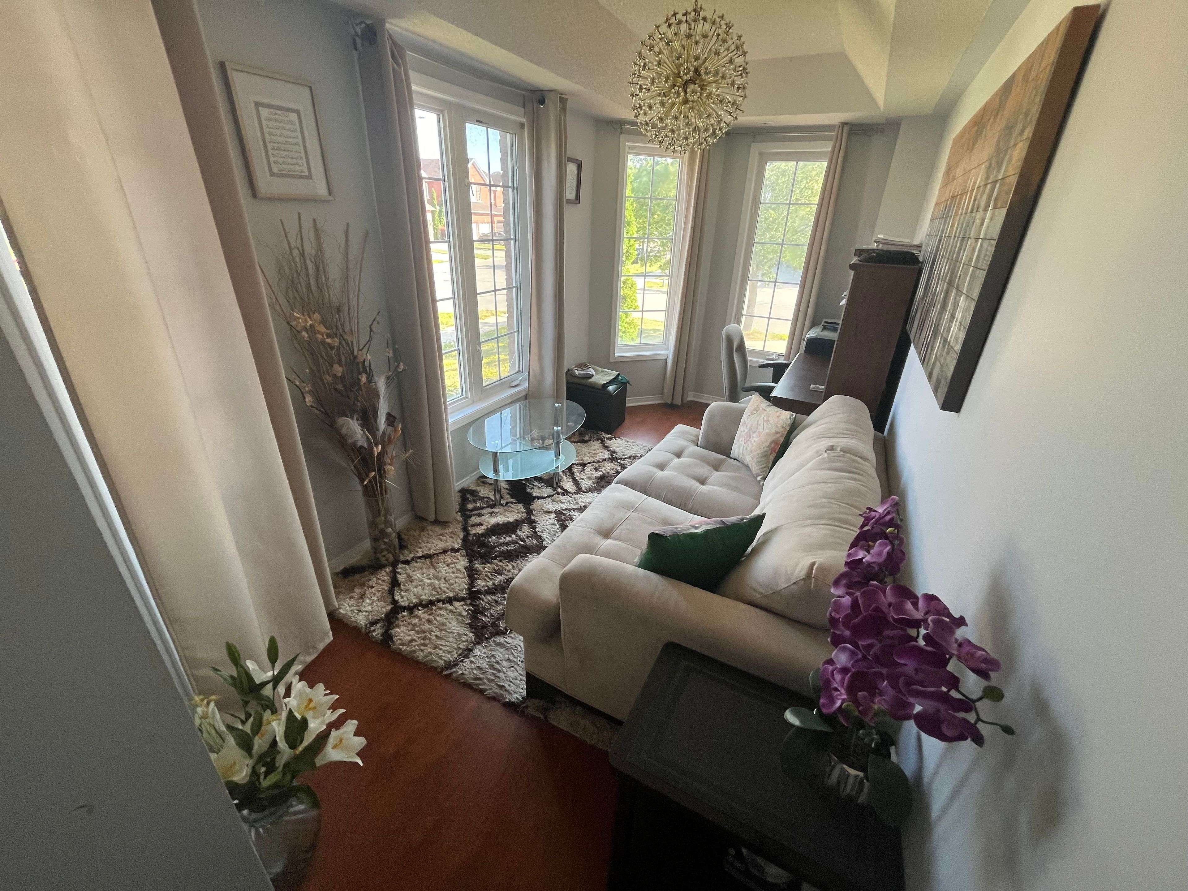 Mississauga, ON L5V 2T6,5998 Gant CRES