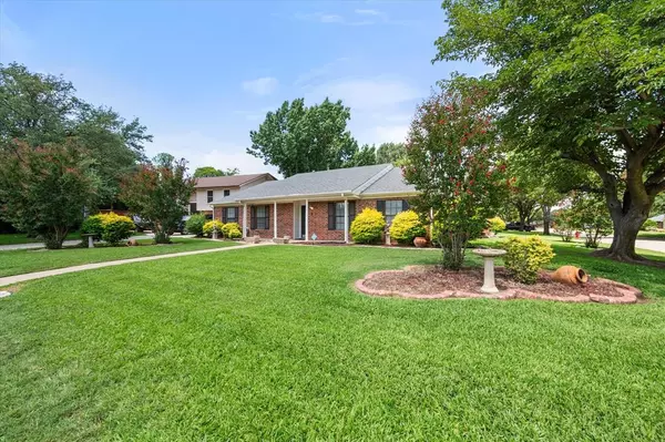 Trophy Club, TX 76262,6 Brook Creek Court