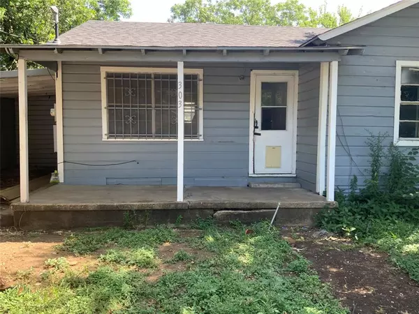 Waxahachie, TX 75165,303 Perry Avenue