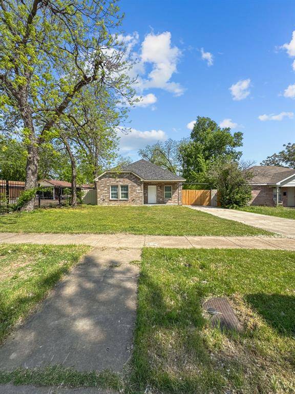 921 E Harvey Avenue, Fort Worth, TX 76104