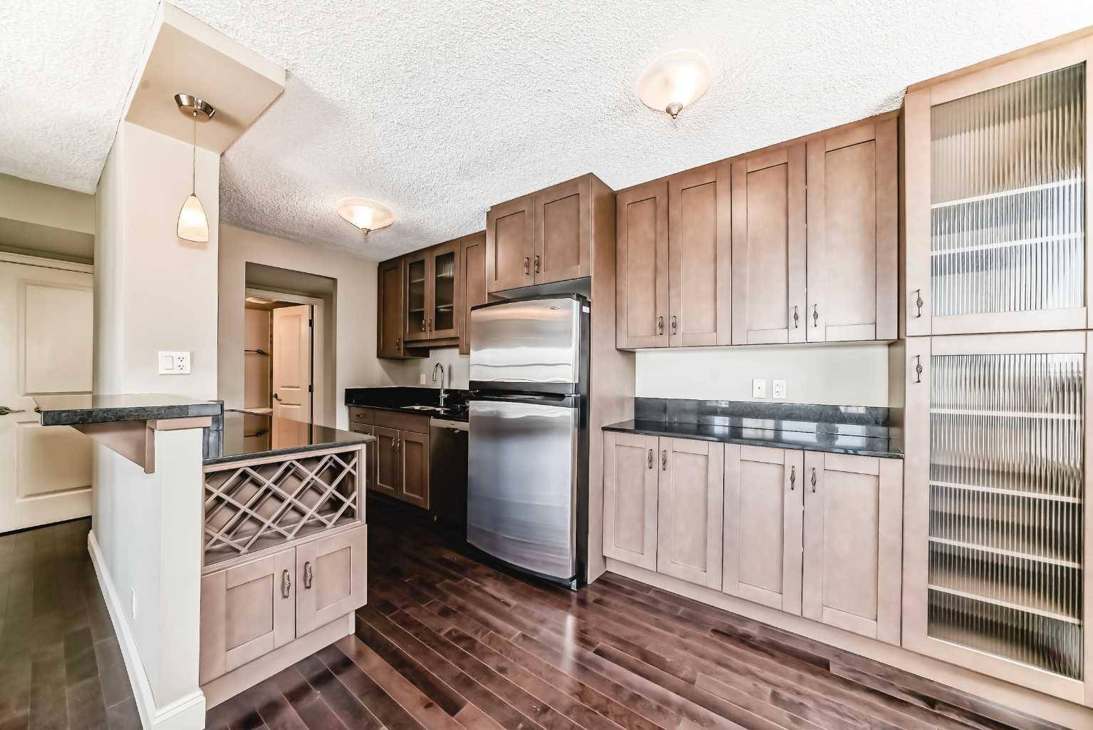 Calgary, AB T2R0N9,733 14 AVE SW #1404