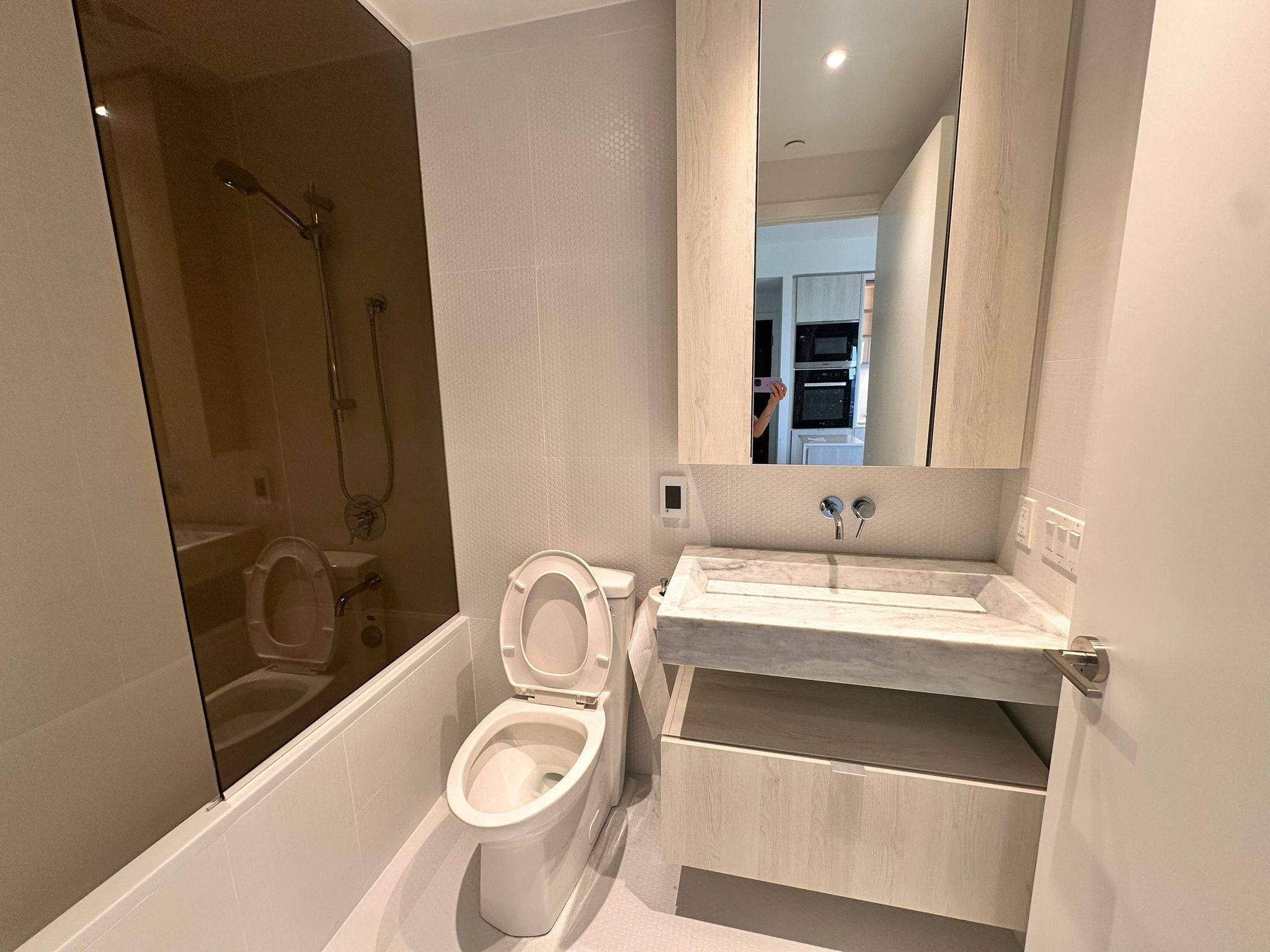 Toronto C02, ON M4W 0B7,11 Yorkville AVE #3604