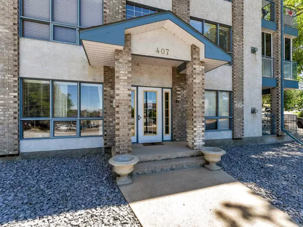 Medicine Hat, AB T1A 8P7,407 Macleod TRL SE #5