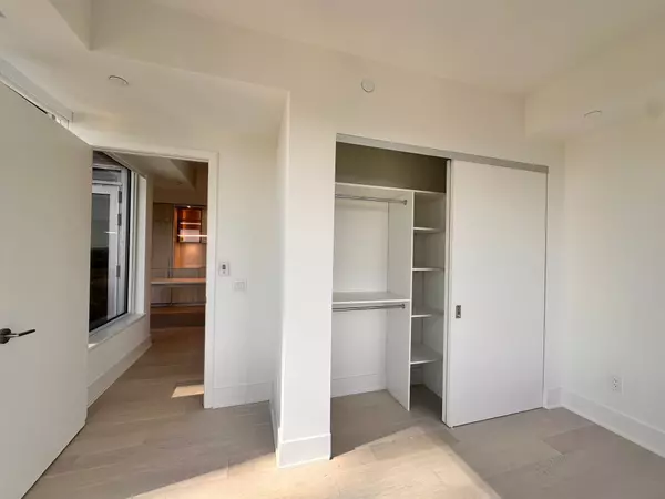 Toronto C02, ON M4W 0B7,11 Yorkville AVE #3604