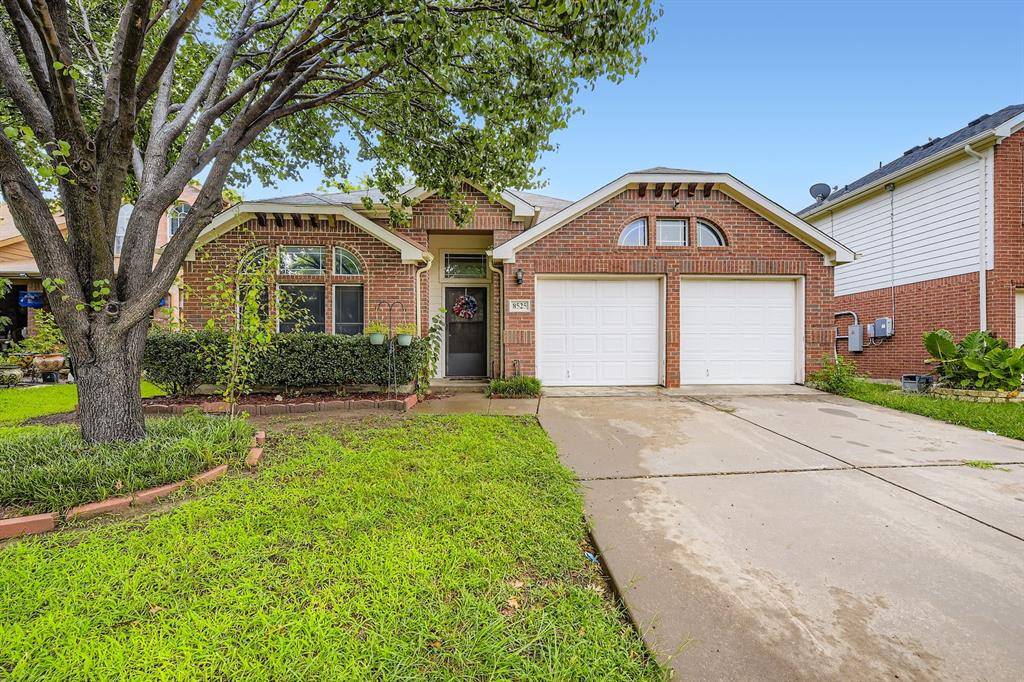 8525 Silverbell Lane, Fort Worth, TX 76140