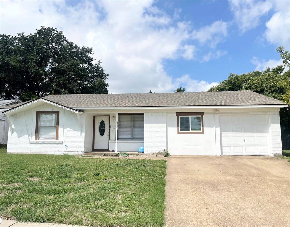 301 S Forest Crest Drive, Garland, TX 75042