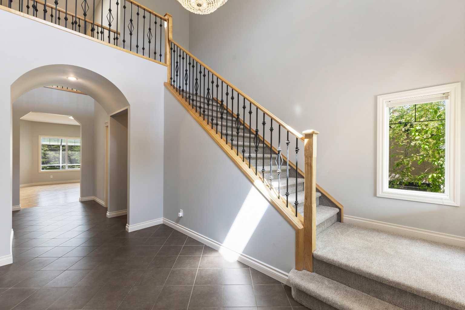 Calgary, AB T3B 6A1,117 Valley Woods PL NW