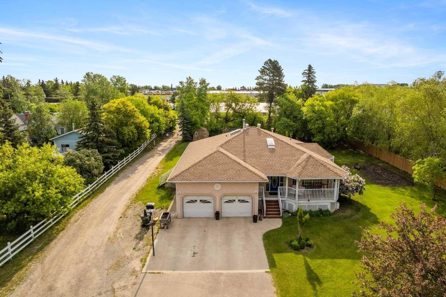 5631 49 AVE, Olds, AB T4H 1G5