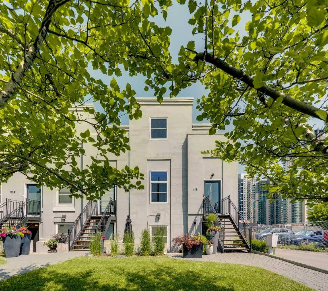 112 18 AVE Southeast, Calgary, AB T2G 1K8