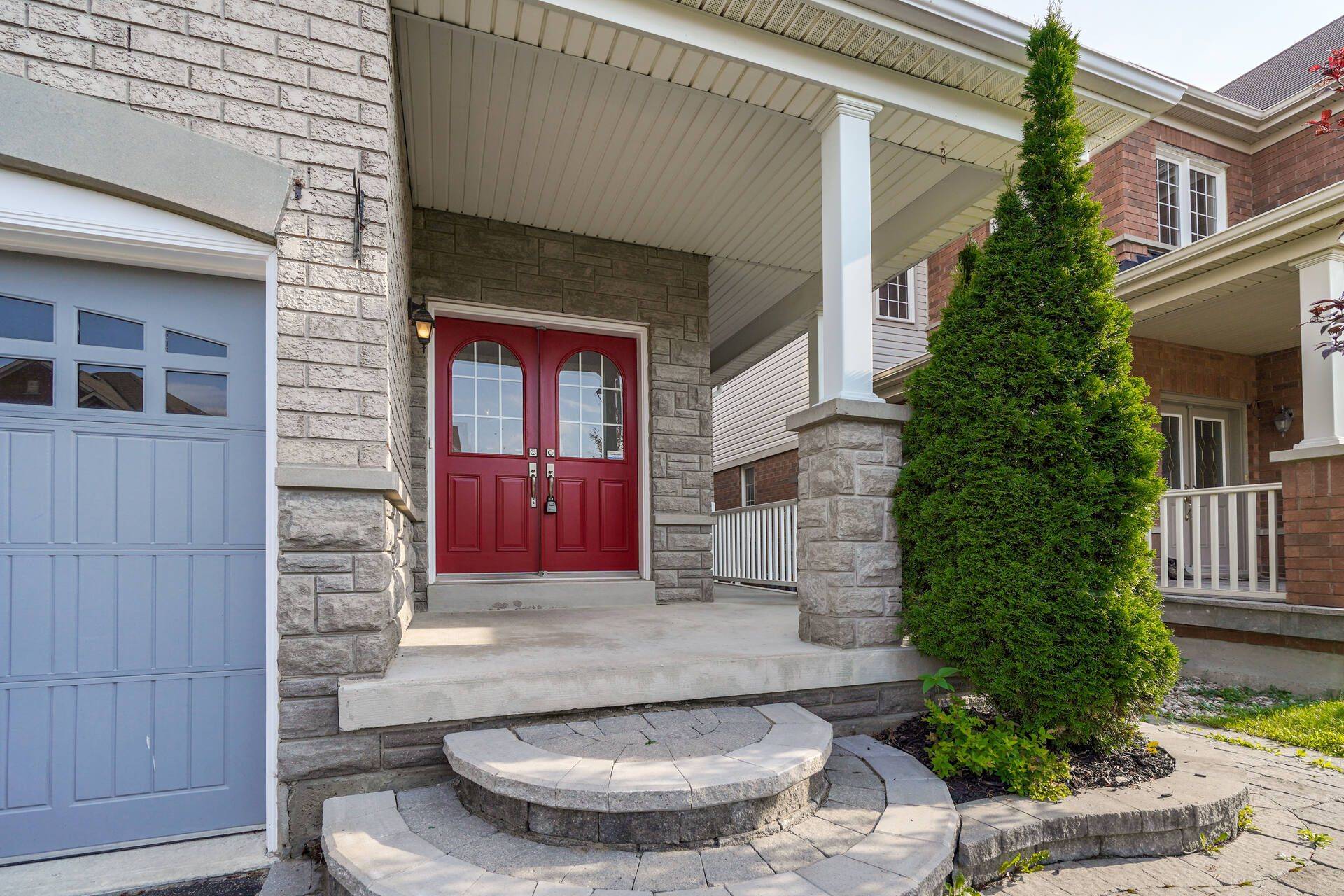 Oshawa, ON L1K 0K1,1648 Pennel DR #Upper