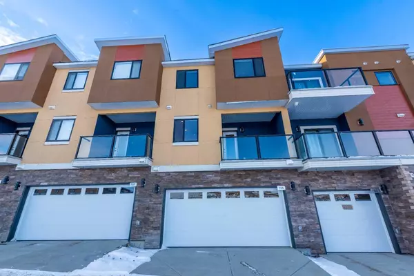 Calgary, AB T3R 1J1,105 Sage Hill Cir NW